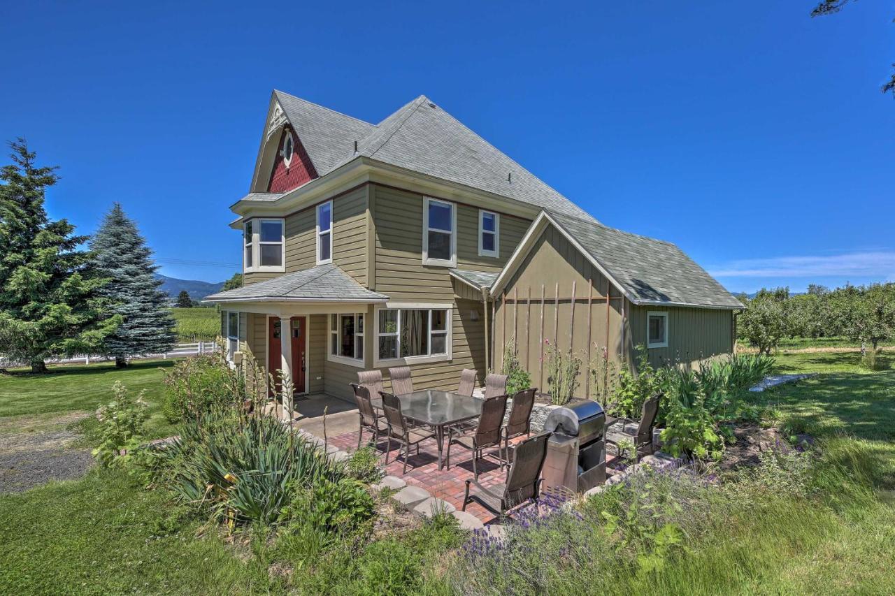 Storybook Glade Historical Homestead With Views! Hood River Esterno foto